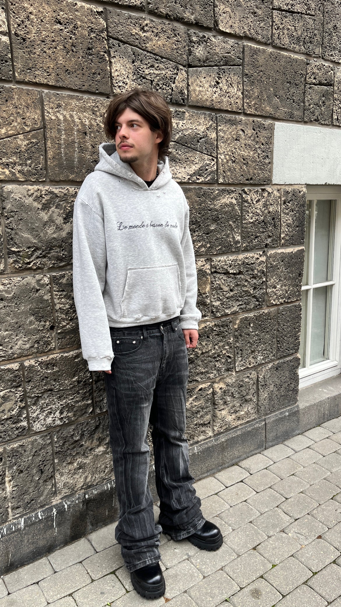 DISTRESSED HOODIE IN GREY